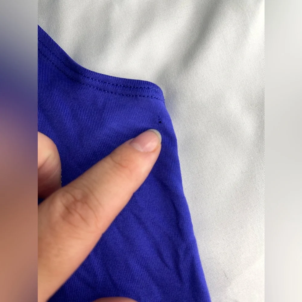 Under Armour Women’s Racerback Tank Size Medium - Picture 9 of 10